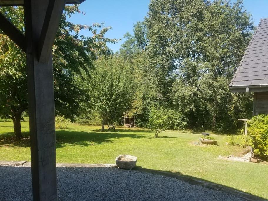 Holiday home De La Tuillere, Maison Contemporaine En Bois Avec Vue Et Piscine