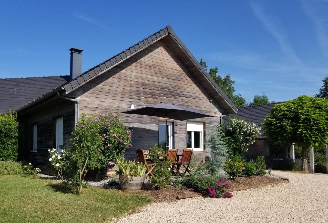 De La Tuillere, Maison Contemporaine En Bois Avec Vue Et Piscine Holiday home *