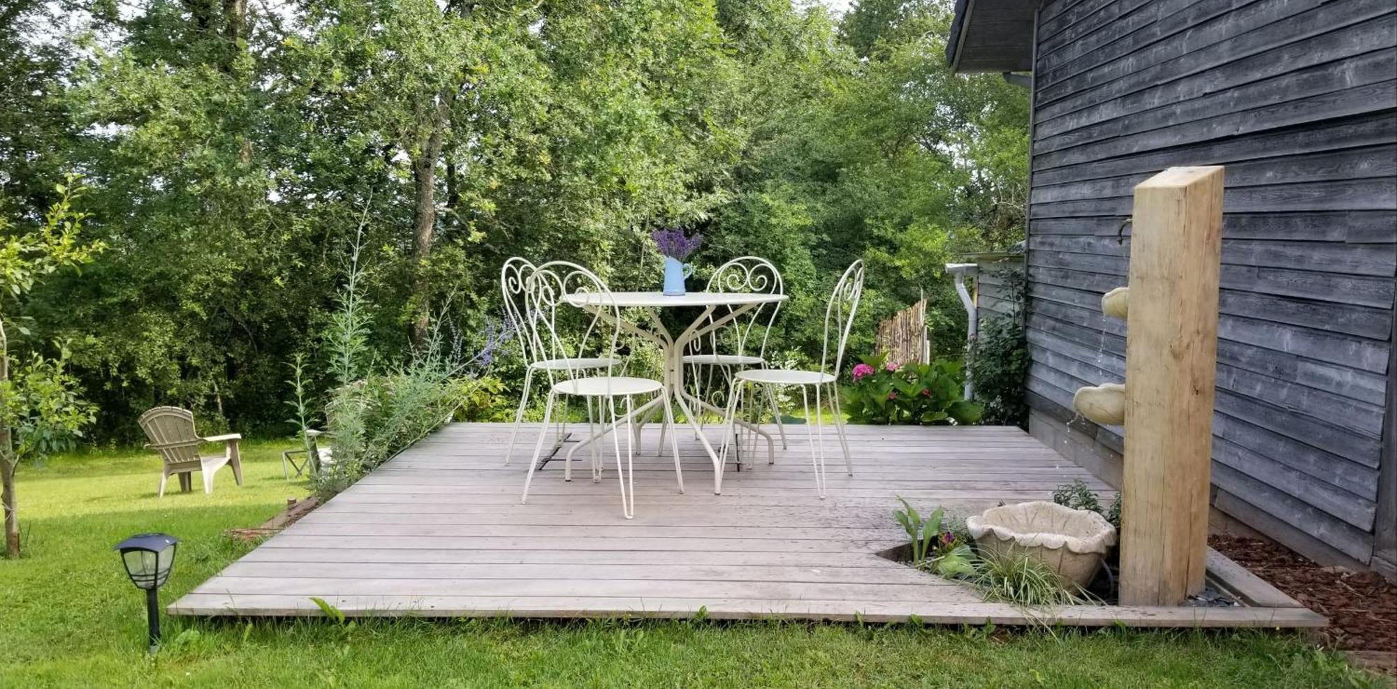 De La Tuillere, Maison Contemporaine En Bois Avec Vue Et Piscine